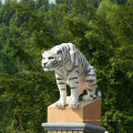 Sculpture sur pierre en plein air décoration de jardin